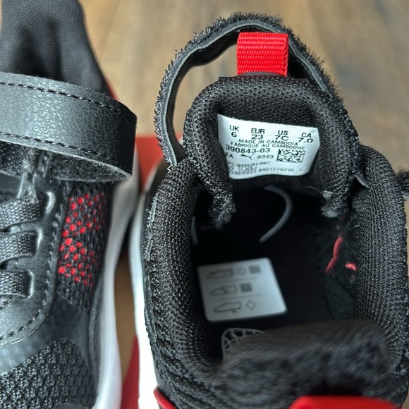 Puma Anzarun 2.0 Size 7 Toddler boys (Black + Red) - Picture 4 of 5